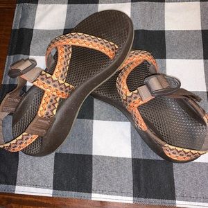 SOLD ON Ⓜ️Chacos Size W5